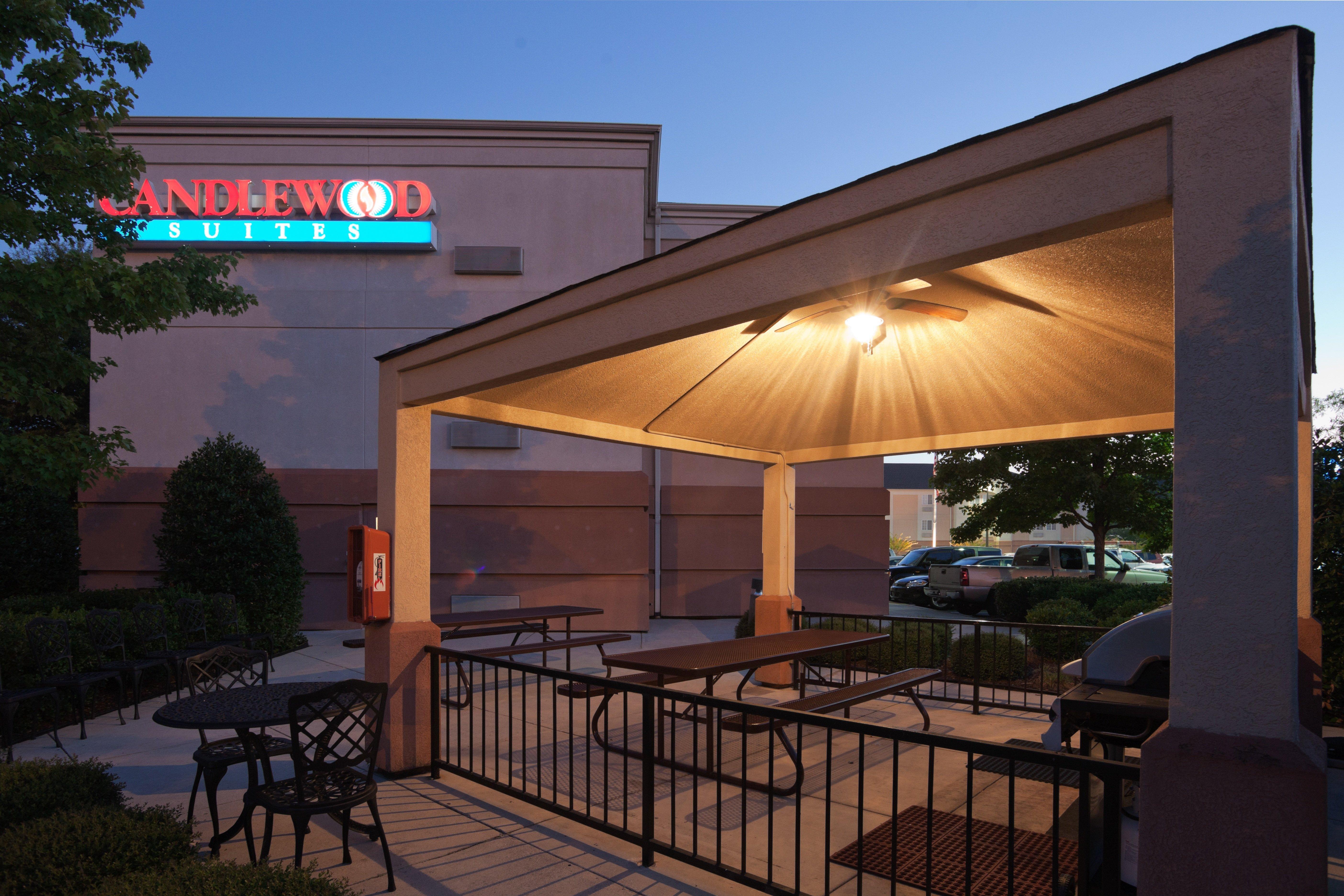 Sonesta Simply Suites Huntsville Research Park Екстериор снимка