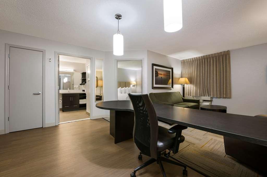 Sonesta Simply Suites Huntsville Research Park Стая снимка