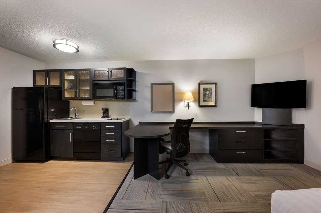 Sonesta Simply Suites Huntsville Research Park Стая снимка