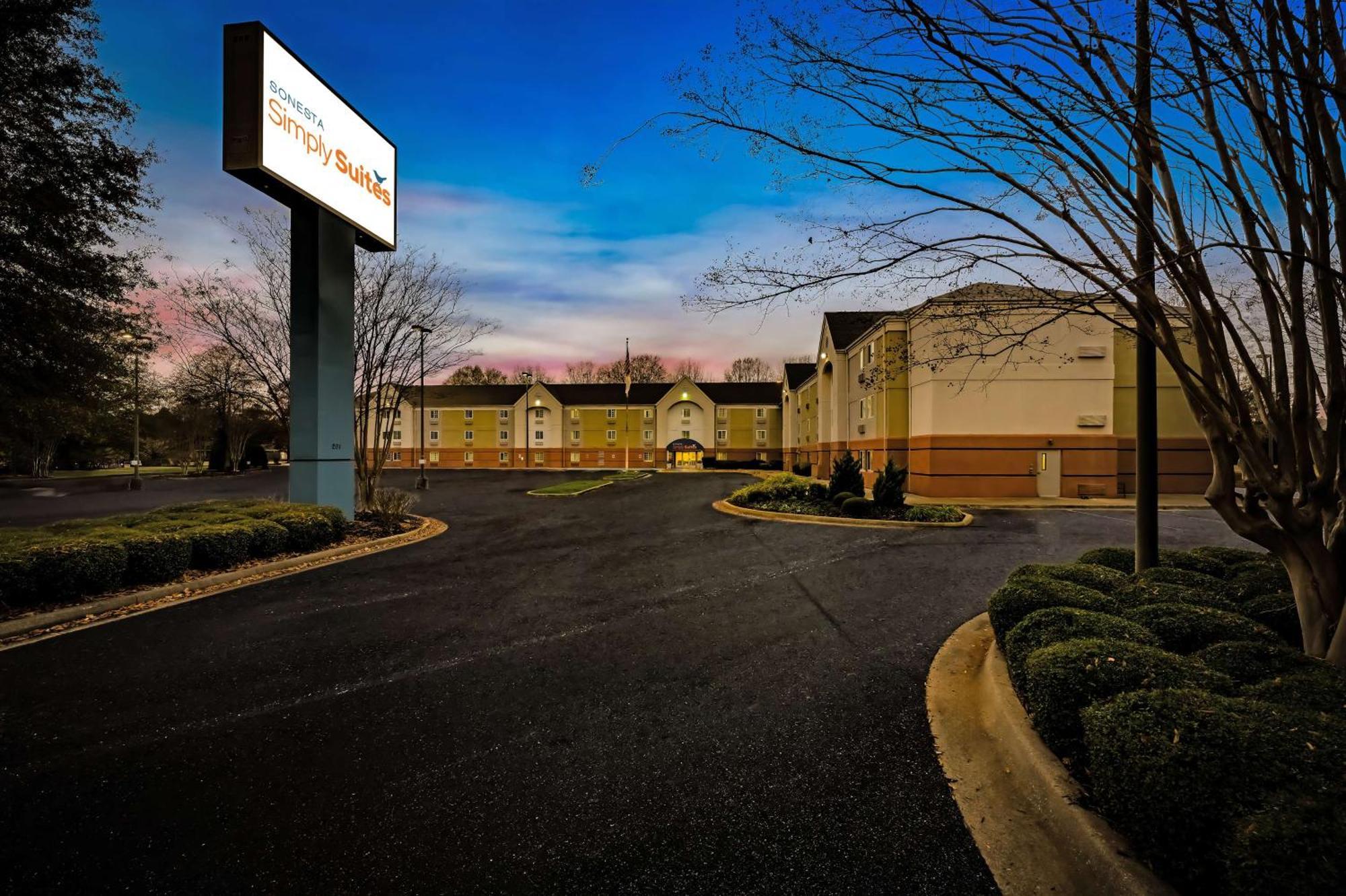 Sonesta Simply Suites Huntsville Research Park Екстериор снимка