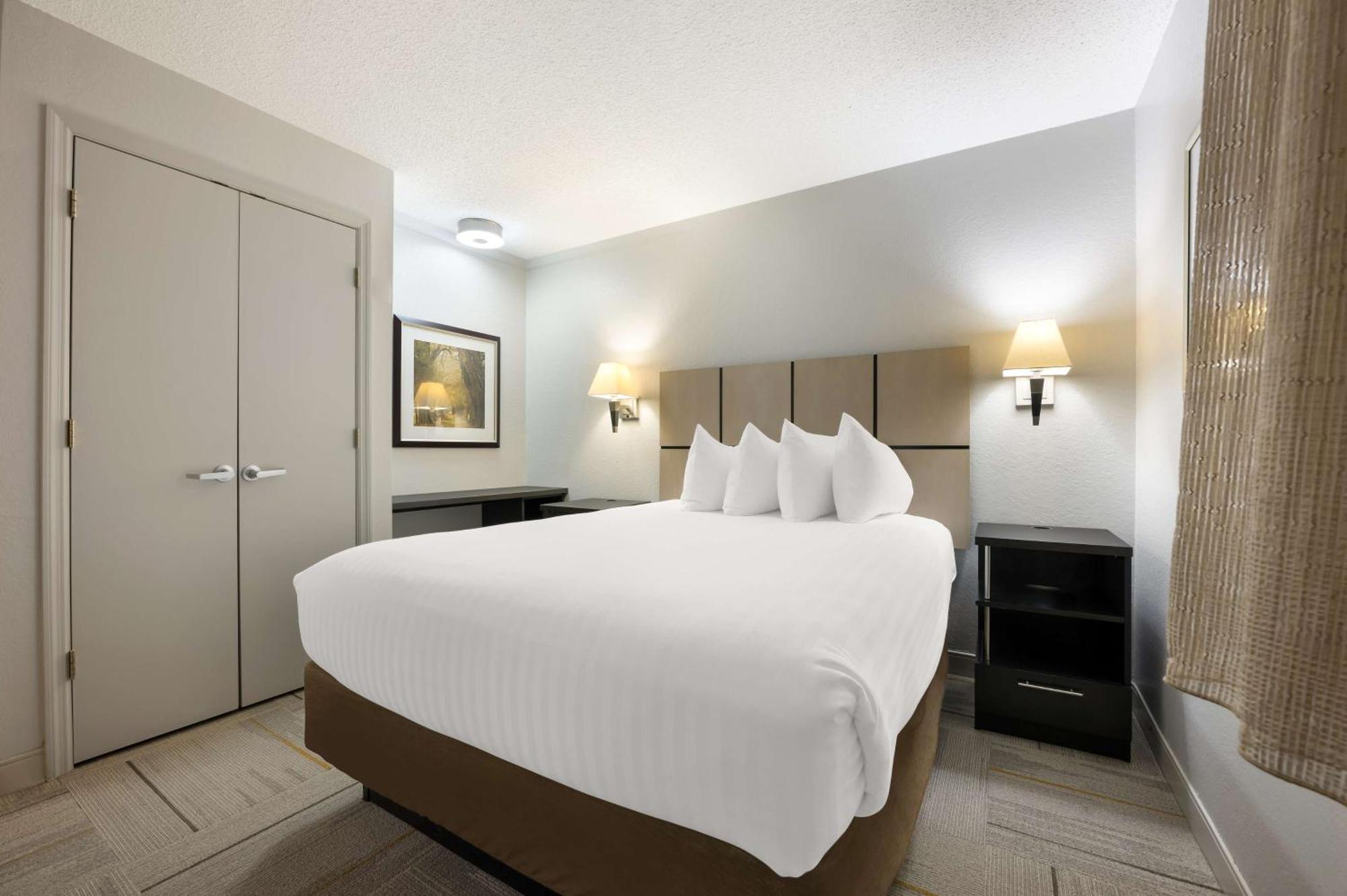 Sonesta Simply Suites Huntsville Research Park Екстериор снимка