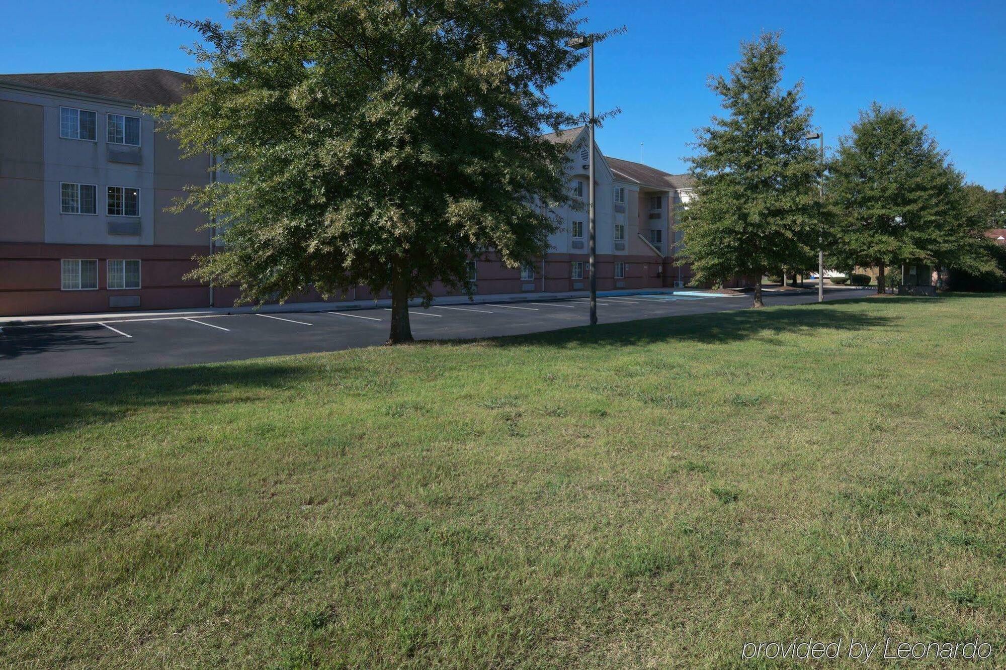 Sonesta Simply Suites Huntsville Research Park Екстериор снимка